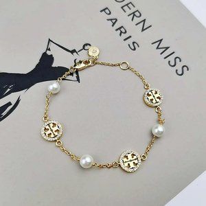 Tory Burch Zircon Inlaid Logo Round Pearl Bracelet